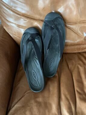 Keen men’s flip flops sandals rubber toe protection 
size 13 EU 47 
EUC